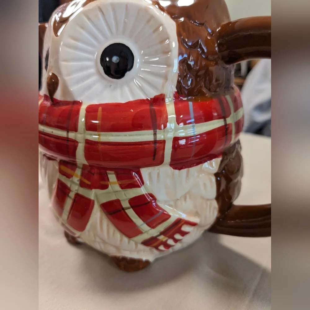 Vintage Pier 1 Imports:Hand painted Chilly Billy Teapot